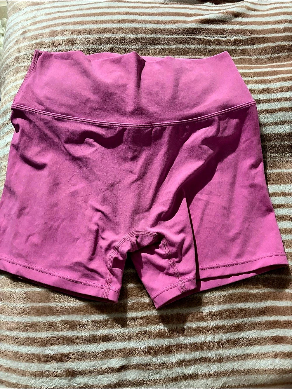 Regular Amazon pink shorts